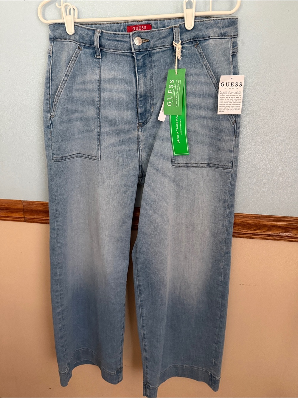 NWT GUESS Light Blue Wide-Leg Cropped Jeans with Front Patch Pockets Size 30